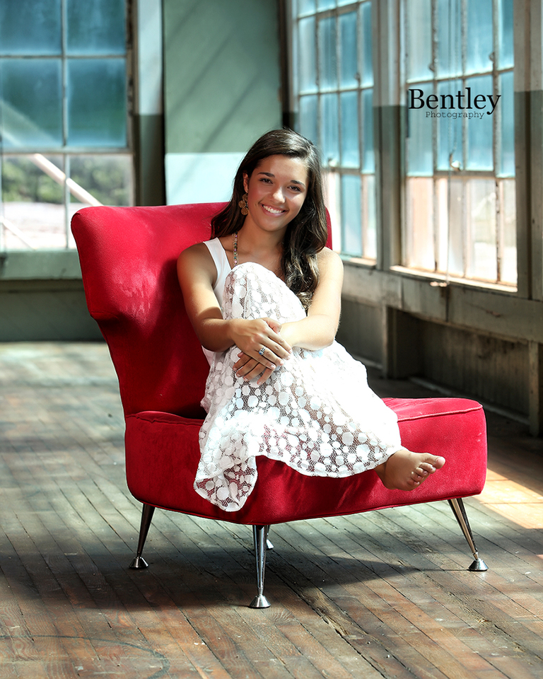 Senior portraits, location session, Bentley Photography